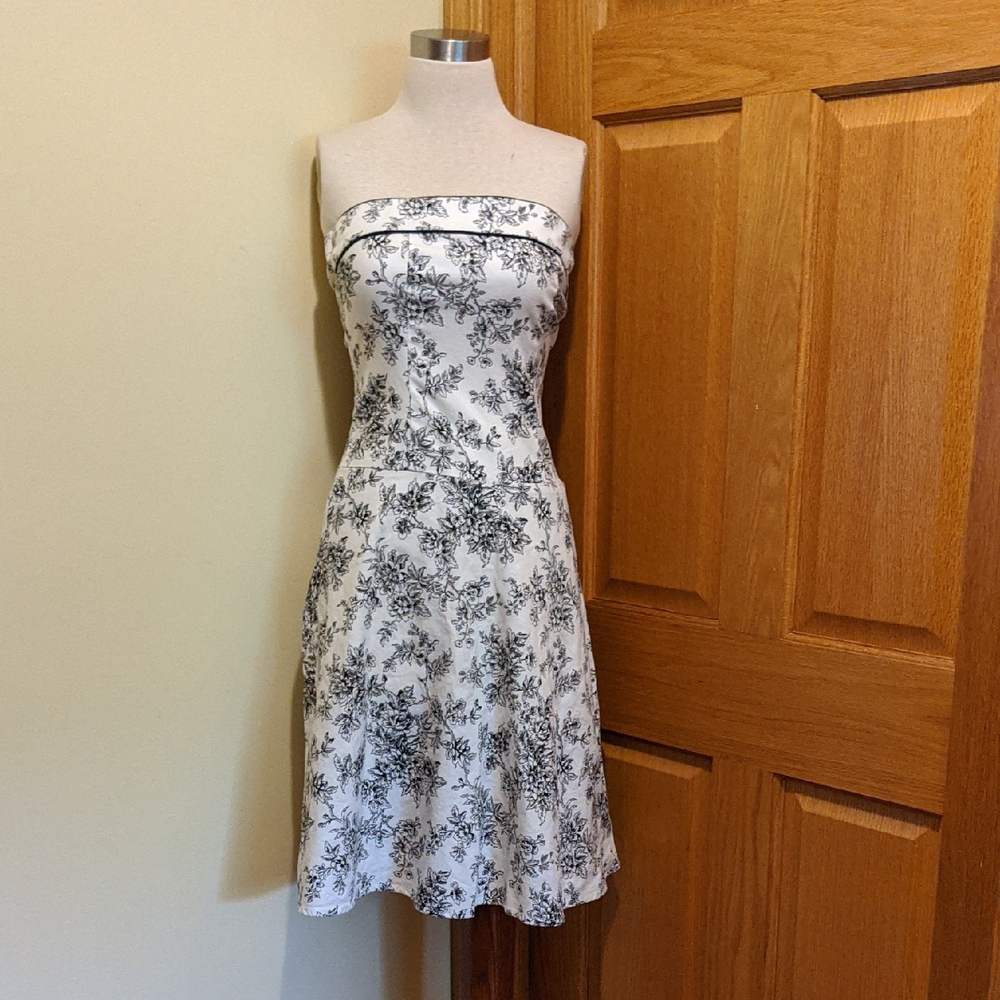 Teeze Me Strapless Black and White Pleated Sundress Size 7